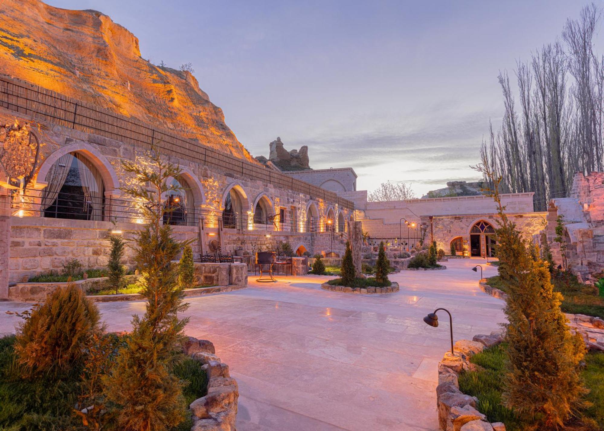 Sur Cave Hotel Ürgüp Bagian luar foto